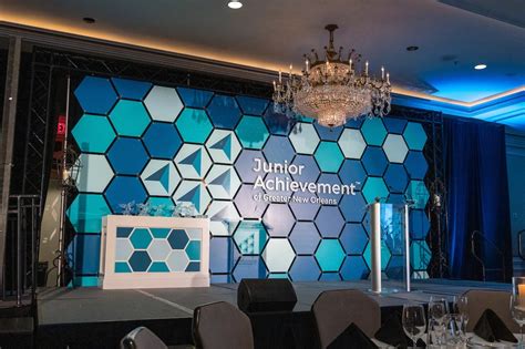 Announcing the 2024 Junior Achievement Business Hall of Fame .